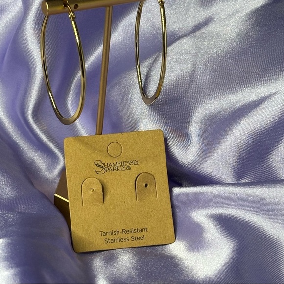 18K Gold Hoop Earrings – Hypoallergenic - Picture 6 of 8